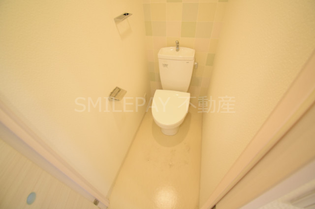 地下鉄西神・山手線 上沢駅 徒歩4分 6階建 築14年のトイレ写真
