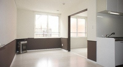 居室・リビング　白を基調にしたお部屋になります☆