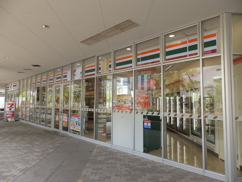 コンビニ　セブン-イレブンベイシティ晴海店（コンビニ）まで190m