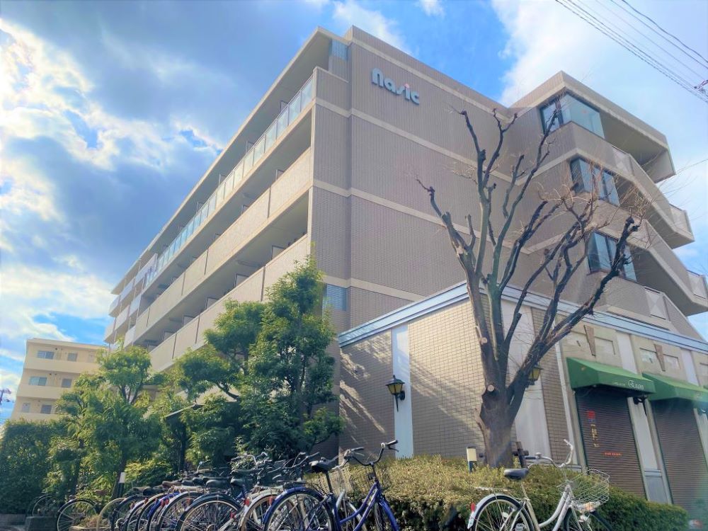 カレッジインエバグリーンの外観写真