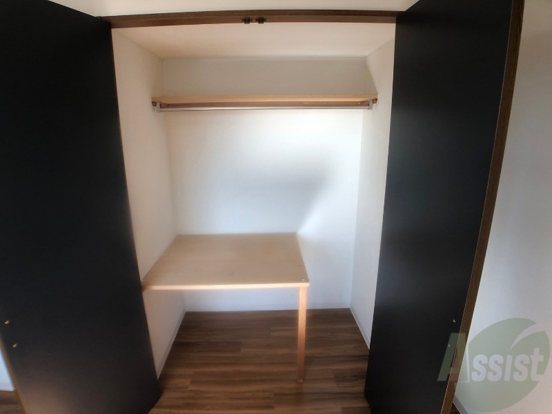 収納　寝室の収納です。部屋がすっきり片付きます。