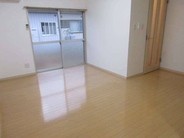 狩野貸住宅の居間写真