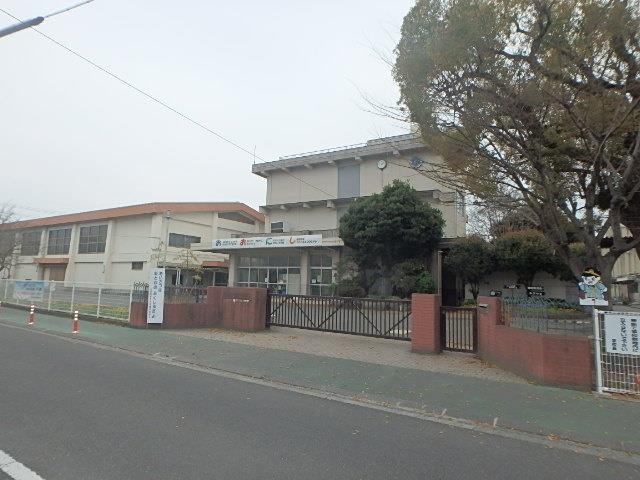小学校　静岡市立大里西小学校（小学校）まで909m