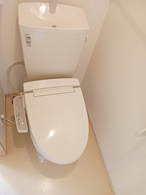 ＪＲ福塩線 備後本庄駅 徒歩16分 2階建 築14年のトイレ写真