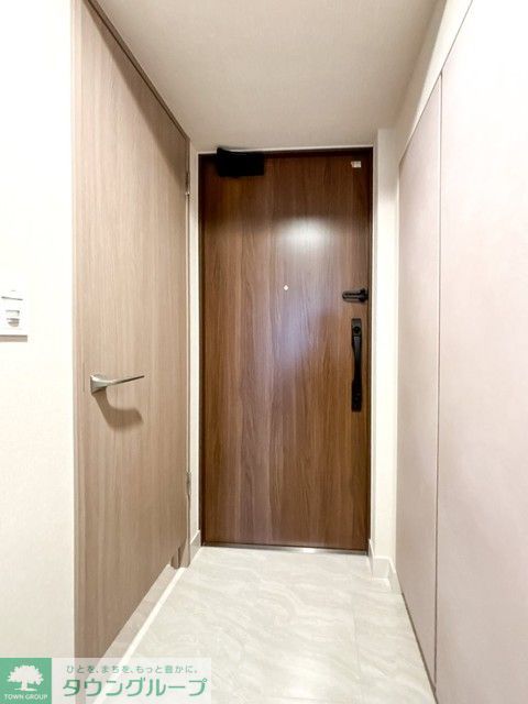 玄関　※写真は同タイプ住戸です。