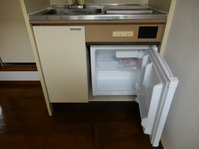 キッチン　新しいミニ冷蔵庫付き