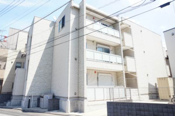 建物外観　リブリ・シャルマンの外観