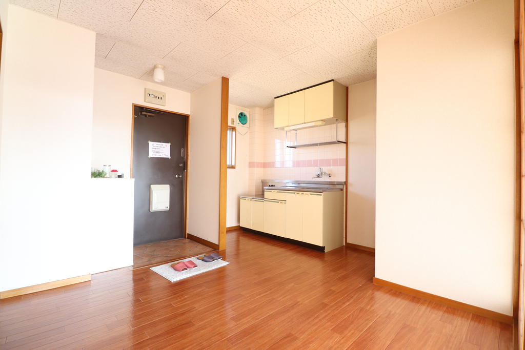 居室・リビング　6.5帖のダイニングキッチンです♪