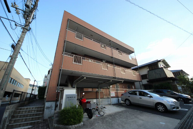 呉市広本町のマンションの建物外観