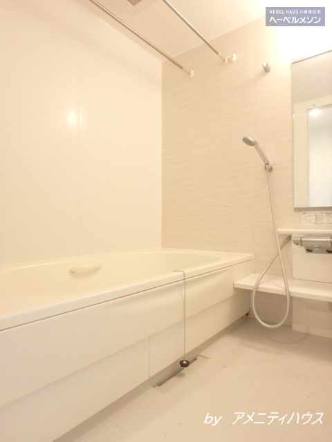 バス・シャワールーム　●ゆったり一坪タイプのバスルーム♪