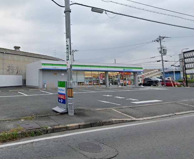 コンビニ　ファミリーマート河内長野木戸店（コンビニ）まで747m