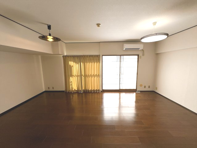 朝日プラザ都島の居間写真