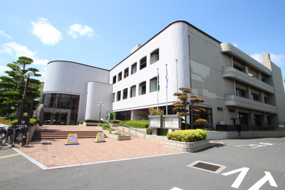 図書館　広島市立安佐南区図書館（図書館）まで573m