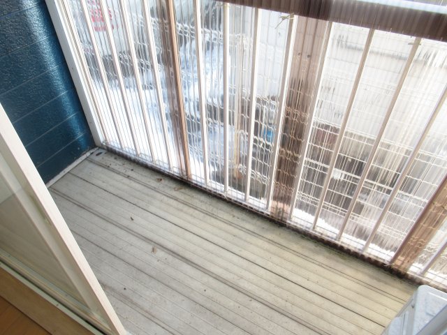 バルコニー　バルコニーからの眺めを楽しみながら食事をしませんか