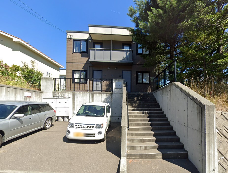 札幌市西区山の手四条のアパートの建物外観