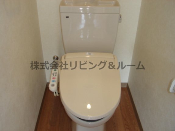 【クァトレ・セゾン　アーブルのトイレ】