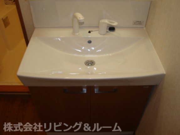 【クァトレ・セゾン　アーブルの洗面設備】