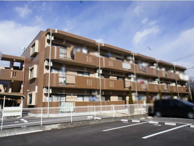 【塩谷郡高根沢町光陽台のマンションの建物外観】