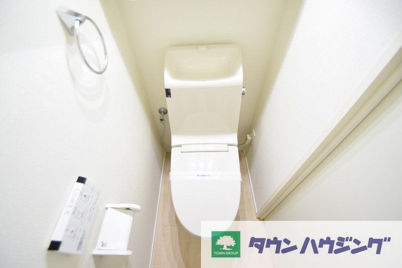 トイレ　仕様・設備は現況と異なる場合があります。現況優先。