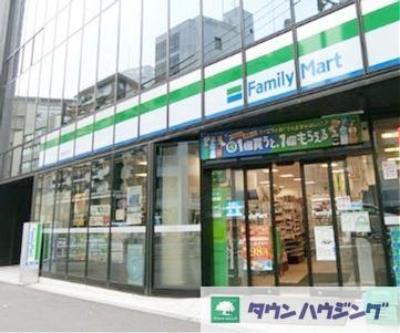コンビニ　ファミリーマート北参道駅前店（コンビニ）まで170m
