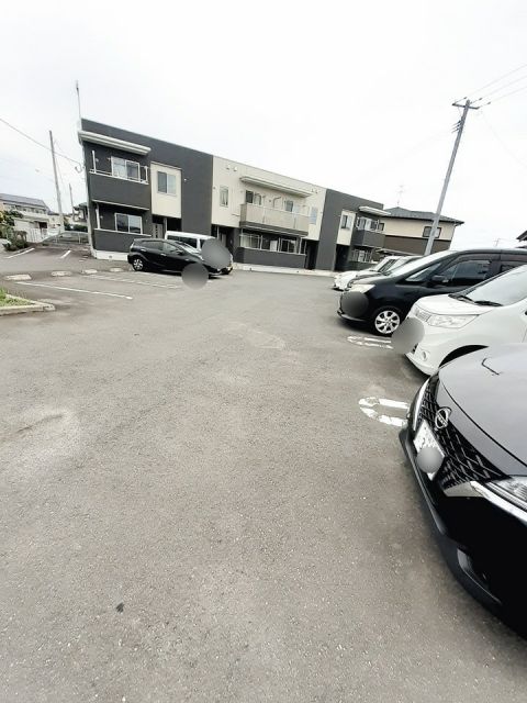 【東松島市大曲のアパートの駐車場】