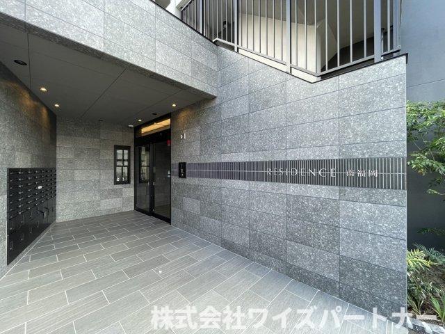 【福岡市博多区井相田のマンションのエントランス】