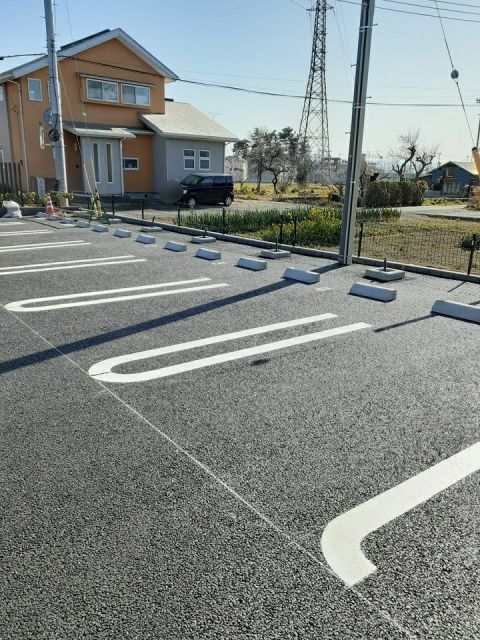 【前橋市青柳町のアパートの駐車場】