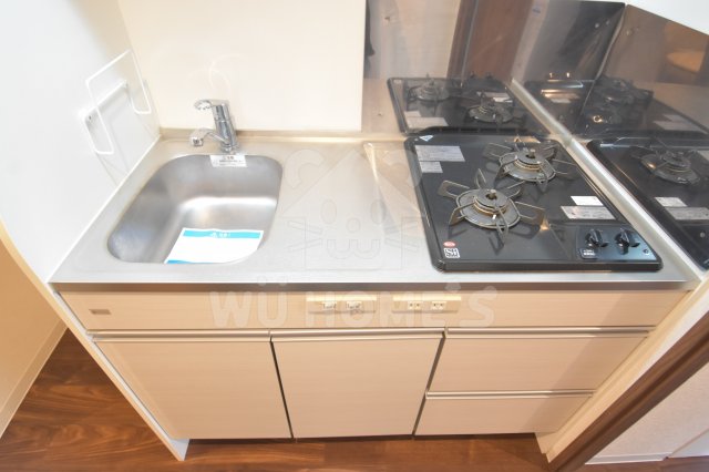 キッチン　コンパクトなキッチンで掃除もラクラク