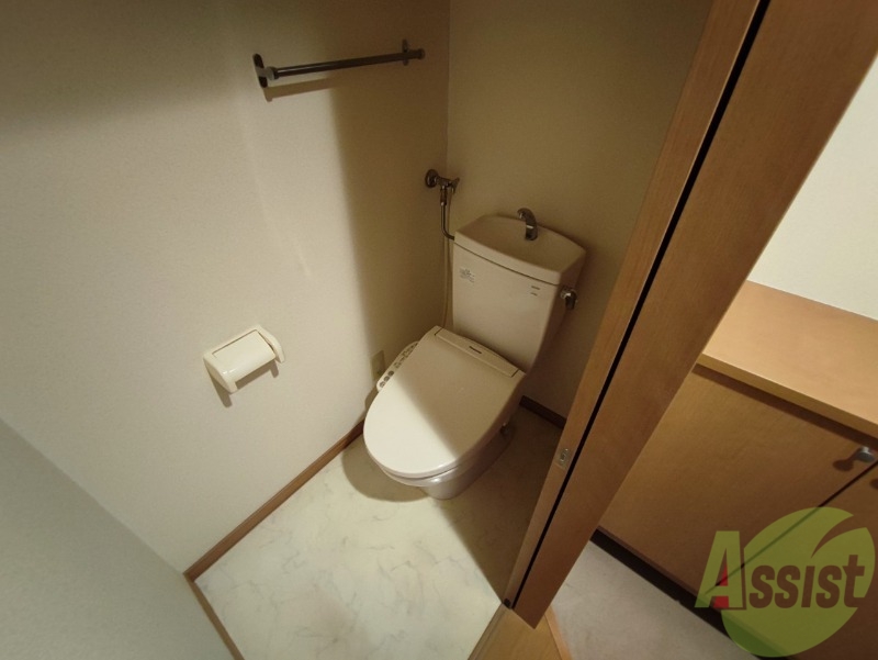 トイレ　こちらはトイレです。清潔感があり、安心して使用できます。