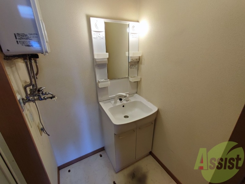 洗面設備　こちらに洗面台があります。朝の洗顔はこちらで。