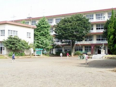 【三島市栄町のマンションの小学校】