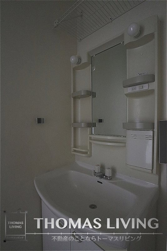 洗面設備　女性に嬉しい独立洗面台。