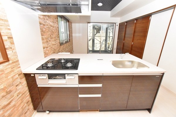 キッチン　★システムキッチングリル付き/３口コンロ★