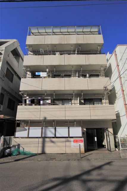 松山市大手町のマンションの建物外観