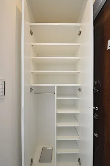 【港区芝のマンションの玄関】