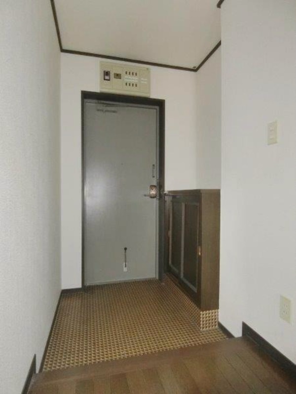 玄関　図面と現状に相違がある場合には現状を優先