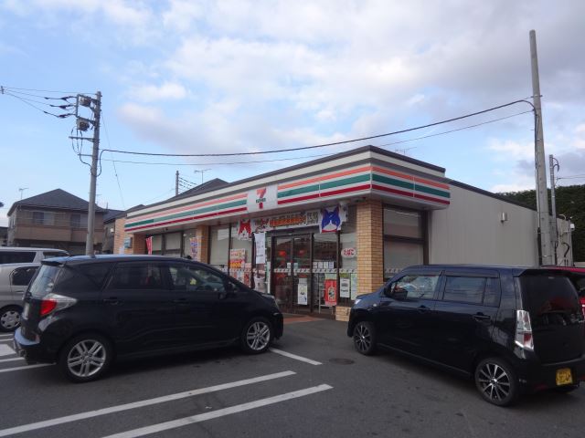 コンビニ　セブンイレブン（コンビニ）まで230m