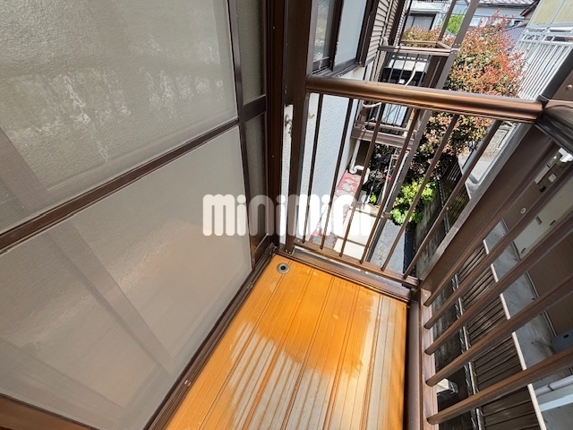 洗面設備　室外洗濯機置き場