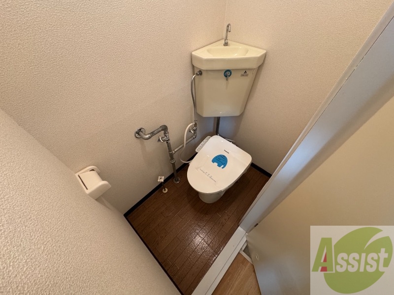 トイレ　こちらはトイレです。清潔感があり、安心して使用できます。