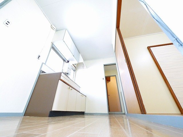 居室・リビング　こちらの居間で趣味の時間をお楽しみください