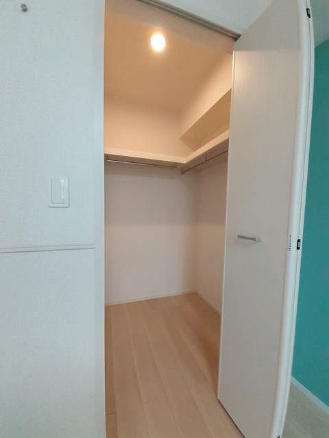 収納　たっぷり収納ウォークインクローゼット