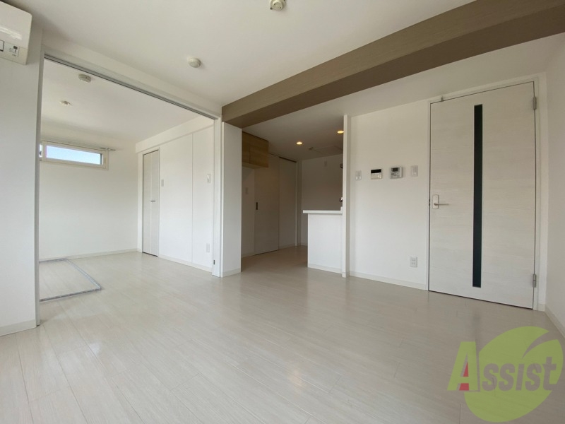 居室・リビング　広くてキレイなお部屋が広がっていて、充実した生活が送れそう。