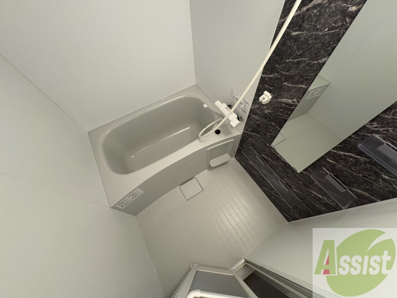 バス・シャワールーム　お風呂になります。一日の疲れを癒してくださいね。