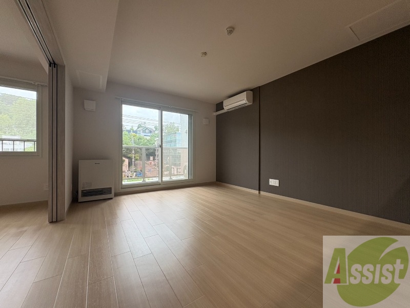 居室・リビング　広々としたリビングですね。使い勝手がよさそうですね！