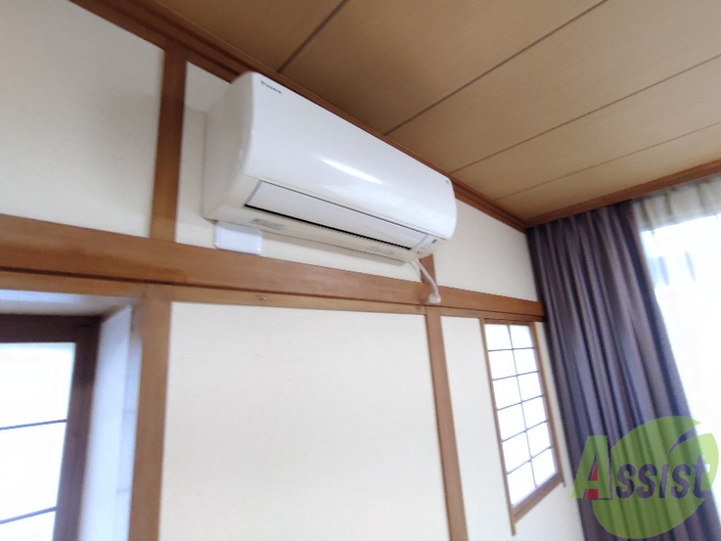 その他設備　リビングのエアコンで暑い日も寒い日も快適に過ごせます