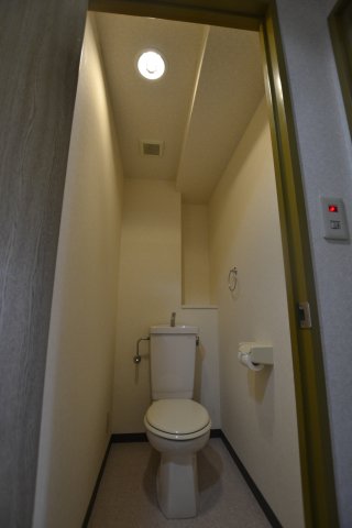 トイレ　別号室の画像です。ご参考下さい