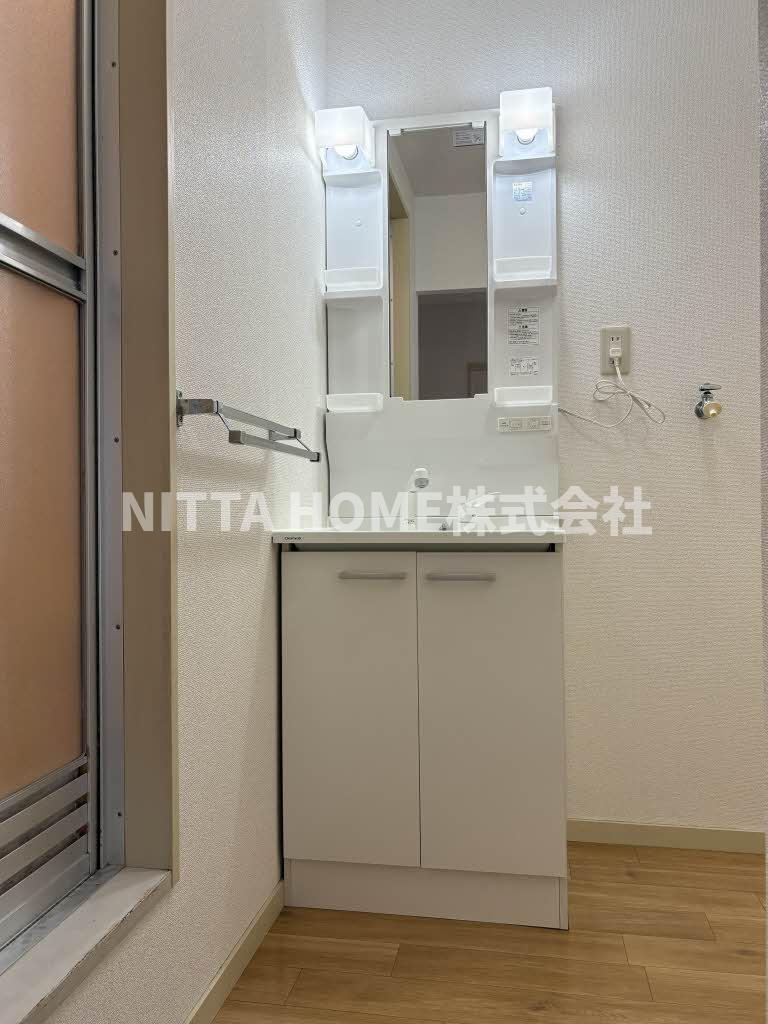 洗面設備　シャワー付きの洗面台です◆