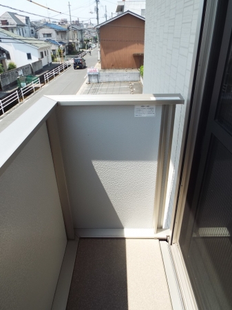 バルコニー　陽当たり良好なバルコニーです
