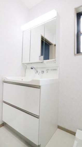 洗面設備　別部屋参照・現状優先