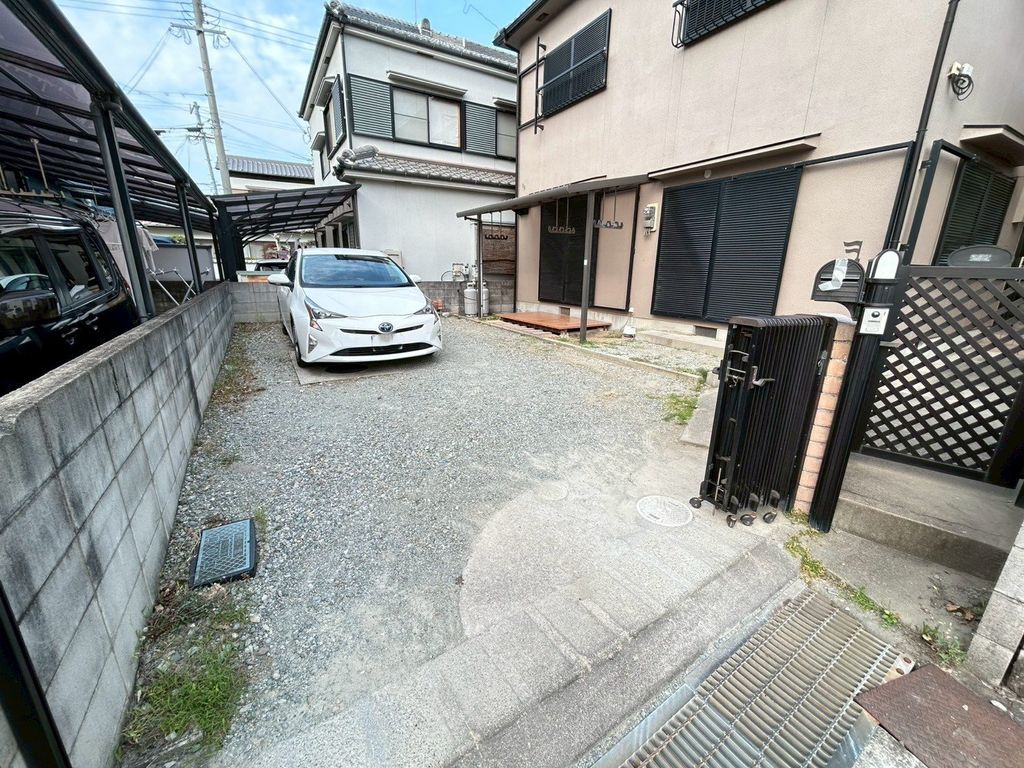 駐車場　駐車場